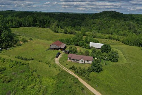 342 Dewey Banks Rd, Campton, KY, 41301-9251 | Card Image
