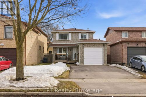 152 Ravenscroft Road, Ajax (Central West), ON, L1T1Y1 | Card Image