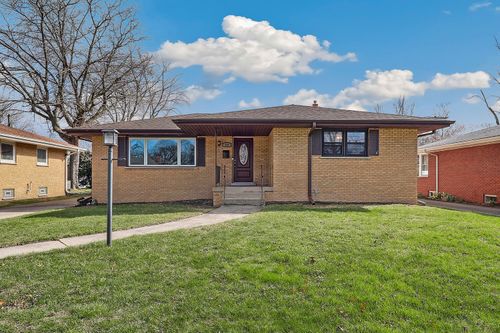 218 Lawndale Dr, Munster, IN, 46321-2105 | Card Image