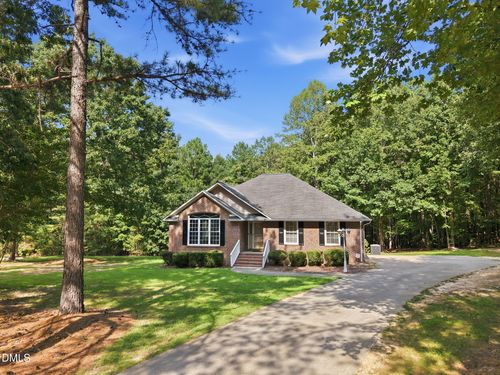 606 Dabney Woods Ln, Henderson, NC, 27537-9784 | Card Image