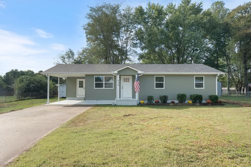 630 Beverly Ave, Hohenwald, TN, 38462-1052 | Card Image