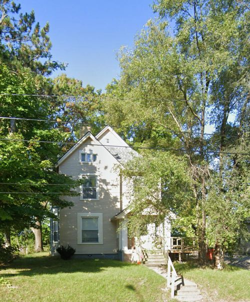 468 Colfax Ave, Benton Harbor, MI, 49022-5010 | Card Image