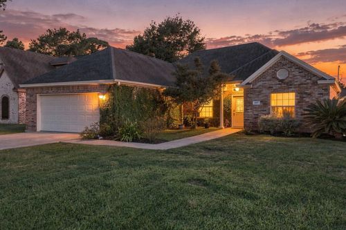 197 Live Oak St, Bridge City, TX, 77611-2105 | Card Image