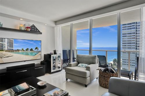 apt-10m-4300 N Ocean Blvd, Fort Lauderdale, FL, 33308-5907 | Card Image
