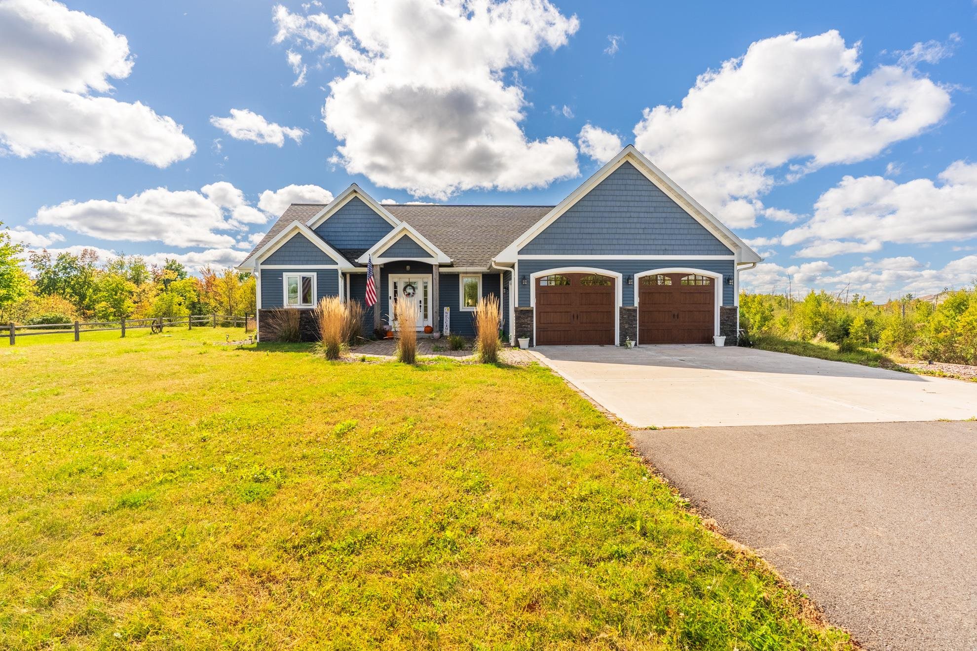 Hillside Dr, Merrill, WI 54452