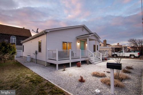 8703 Coastal Hwy, OCEAN CITY, MD, 21842-2737 | Card Image