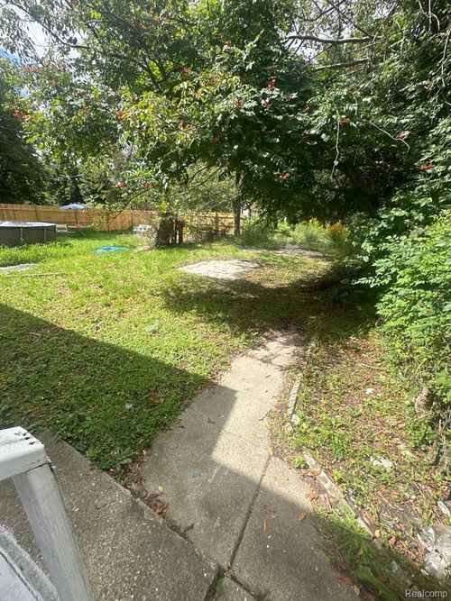 140 Geneva St, Highland Park, MI, 48203-2734 | Card Image