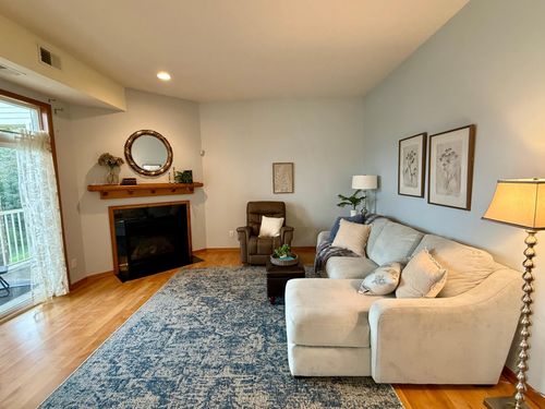 102-1244 County Road D E, Maplewood, MN, 55109-6036 | Card Image