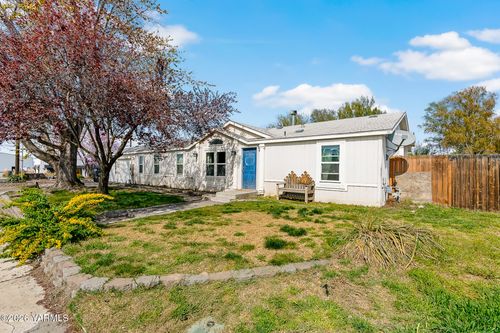 101 Northstone Pky, Zillah, WA, 98953 | Card Image