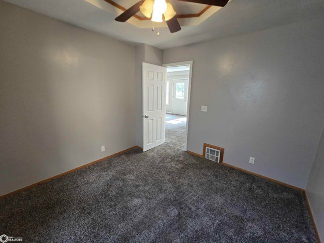 1110 Elm St, House other with 5 bedrooms, 2 bathrooms and null parking in Webster City IA | Image 5