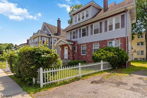 102 Lincoln St, Montclair, NJ, 07042-4404 | Card Image