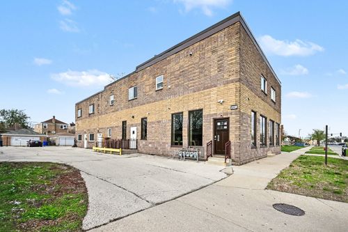 2w-7228 39th St, Lyons, IL, 60534-1258 | Card Image