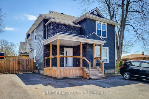 4464 Ellis St, Niagara Falls, ON, L2E1H4 | Card Image