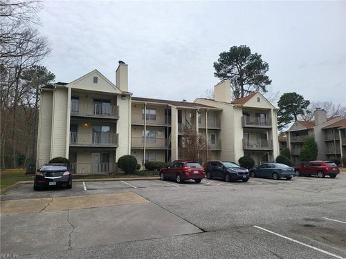 301-541 Pineland Cir, Newport News, VA, 23608-8719 | Card Image