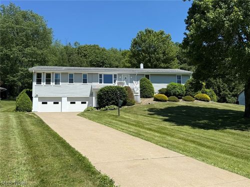 4223 Blacksnake Hill Rd Ne, Dover, OH, 44622-7925 | Card Image