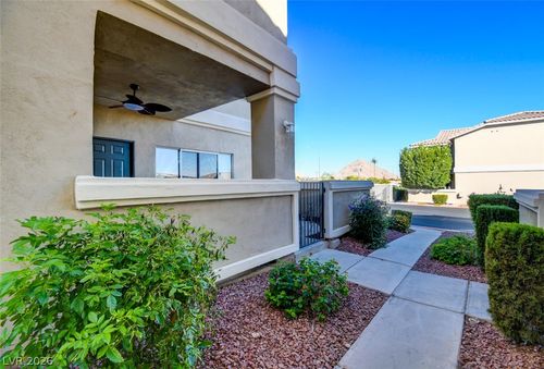 3205 Mystic Ridge Ct, Las Vegas, NV, 89129-7530 | Card Image