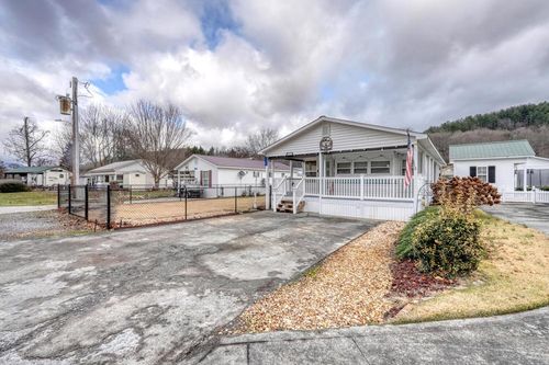 4321 Riverbank Run, Hiawassee, GA, 30546-4886 | Card Image