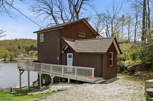 51 Goldfinch Ln, Hewitt, NJ, 07421-2607 | Card Image