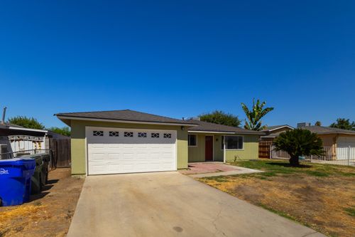 573 N Kern Ave, Farmersville, CA, 93223-1166 | Card Image