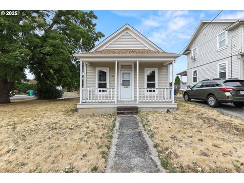 807 Ne 74th Ave, Portland, OR, 97213-6232 | Card Image