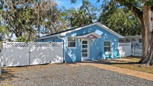 825 Magnolia Ave, Holly Hill, FL, 32117-3425 | Card Image
