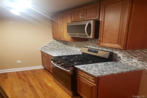 2-428 River Ave, Pelham, NY, 10803-1110 | Card Image