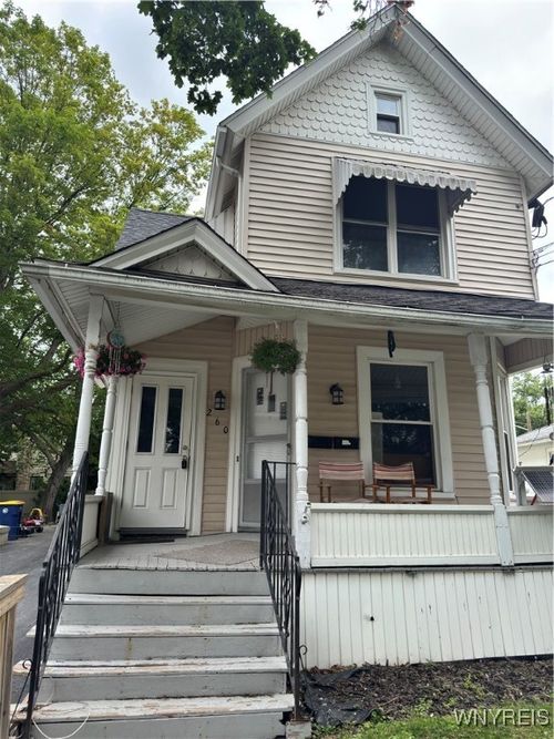 260 Chestnut St, Lockport, NY, 14094-3010 | Card Image