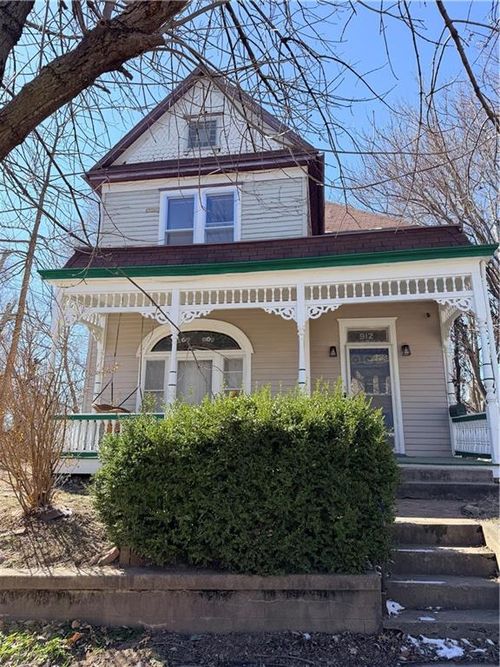 912 S 14th St, Saint Joseph, MO, 64503-2418 | Card Image