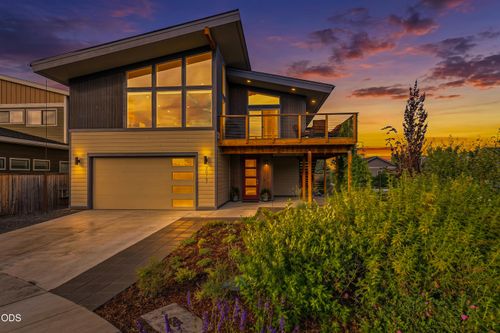 20767 Ne Angora Ct, Bend, OR, 97701-7329 | Card Image