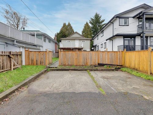 4168 Parker St, Burnaby, BC, V5C3C1 | Card Image