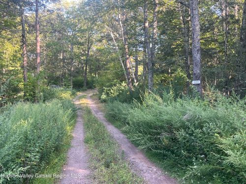 129 Bailey Rd, Purling, NY, 12470-3522 | Card Image