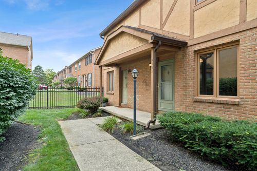 5191 Winsome Way, Columbus, OH, 43220-2691 | Card Image