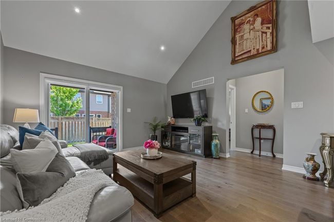 32 Westminster Cres, Townhouse with 2 bedrooms, 4 bathrooms and 4 parking in Fergus ON | Image 21