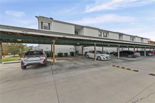 6826 N Olive St, Gladstone, MO, 64118-2893 | Card Image