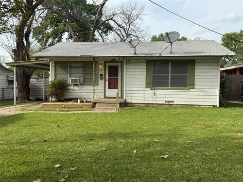 831 Cedar Dr, Mesquite, TX, 75149-4011 | Card Image
