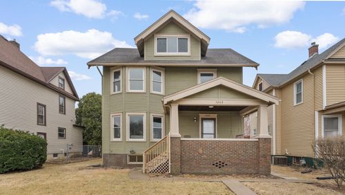 1203 W Locust St, Davenport, IA, 52804-3768 | Card Image