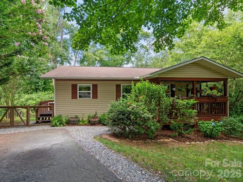 22 Wilson Creek Dr, Asheville, NC, 28803-1512 | Card Image