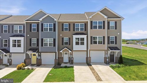 185 Carnes Way, MARTINSBURG, WV, 25403-1814 | Card Image
