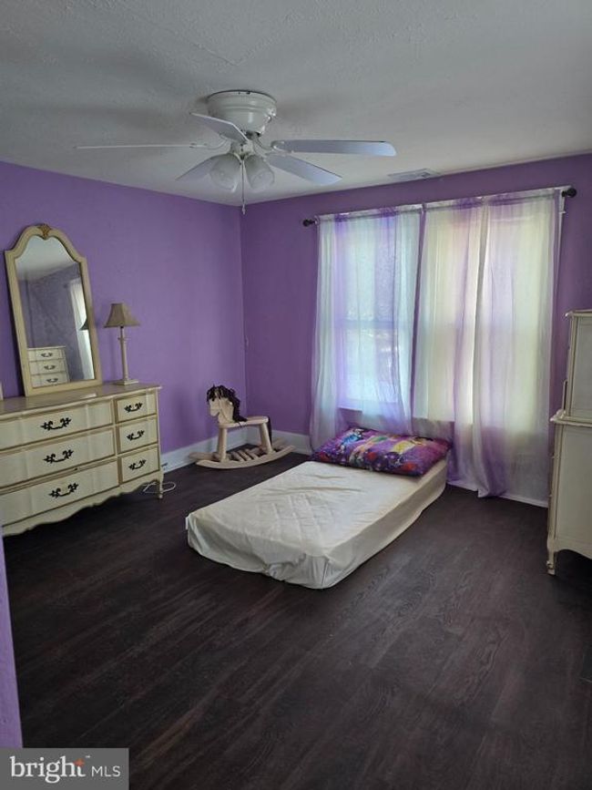 338 East Ave, House other with 4 bedrooms, 2 bathrooms and null parking in MOUNT CARMEL PA | Image 9