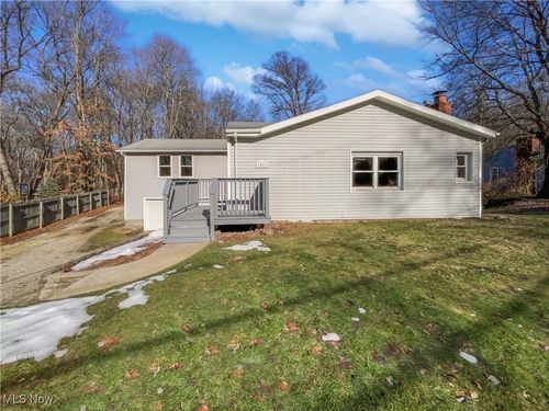 1411 Mctaggart Rd, Stow, OH, 44224-1321 | Card Image