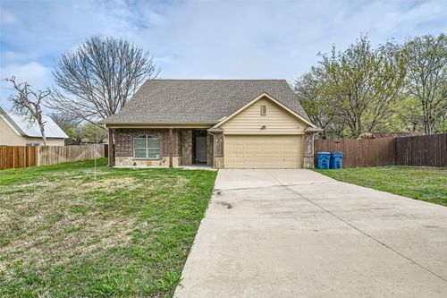 204 W Patton Ave, Alvarado, TX, 76009-3841 | Card Image