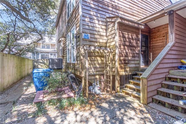 2568 Shore Dr, House attached with 3 bedrooms, 2 bathrooms and null parking in Virginia Beach VA | Image 30