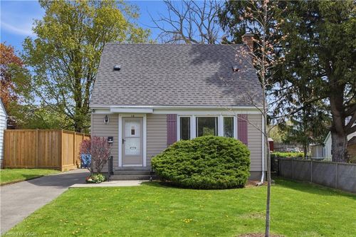 14 Lorne Cres, Kitchener, ON, N2M3Y3 | Card Image