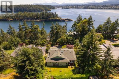 3335 Stephenson Point Rd, House other with 4 bedrooms, 4 bathrooms and 4 parking in Nanaimo BC | Image 1