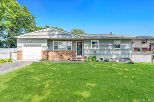 437 Commack Rd, Islip, NY, 11751-1003 | Card Image