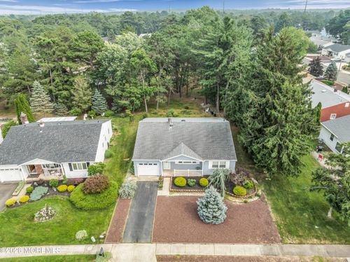 42 Sheepshead Dr, Toms River, NJ, 08757-5820 | Card Image