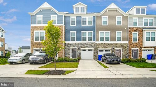 11042 Corvin Pl, WHITE PLAINS, MD, 20695-4302 | Card Image