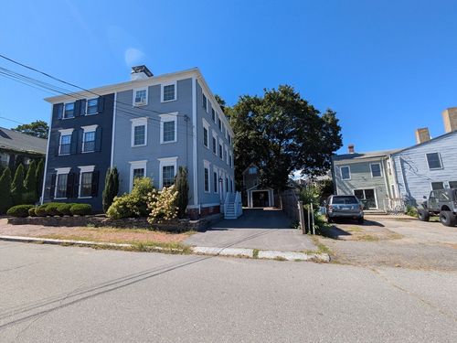 apt-4-2 Court St, Newburyport, MA, 01950-4715 | Card Image