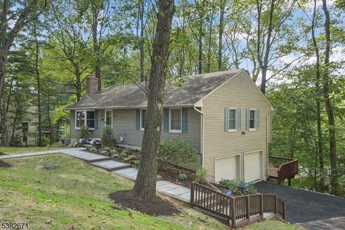 143 Hillcrest Ave, Morristown, NJ, 07960-5054 | Card Image