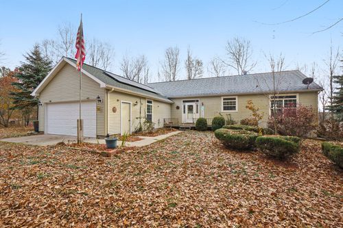 21557 9 Mile Rd, Reed City, MI, 49677-8461 | Card Image